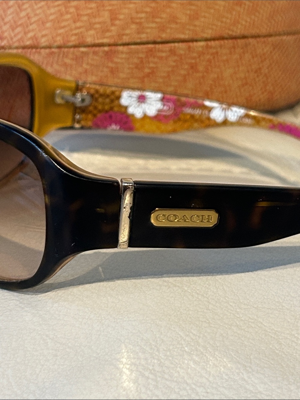 Coach Sarah Women’s Tortoiseshell Sunglasses with Brown Gradient Lenses - Picture 4 of 6